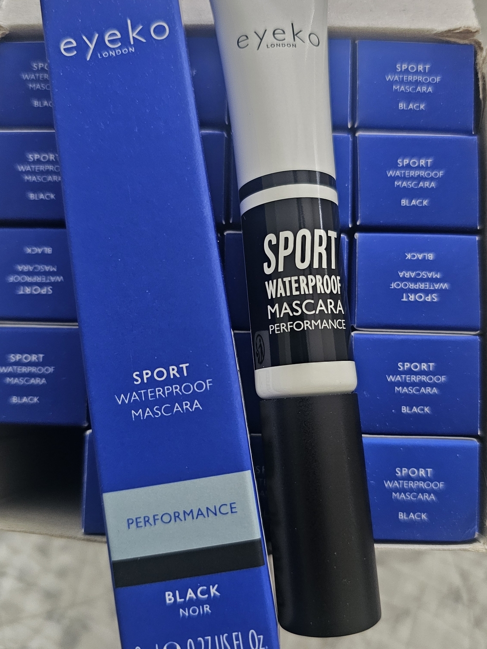 Eyeko Sport Waterproof Mascara – Blue Packaging, Black Shade - Picture 4 of 5